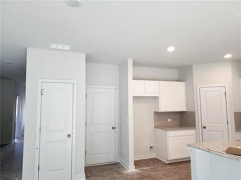 5161 Union Heights Way — Photo 8