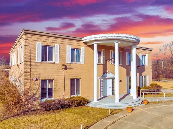 13651 S Crawford Ave, Robbins, IL 60472