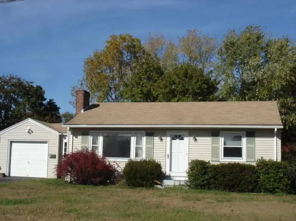 11 Commodore Ave, Warwick, RI 02888