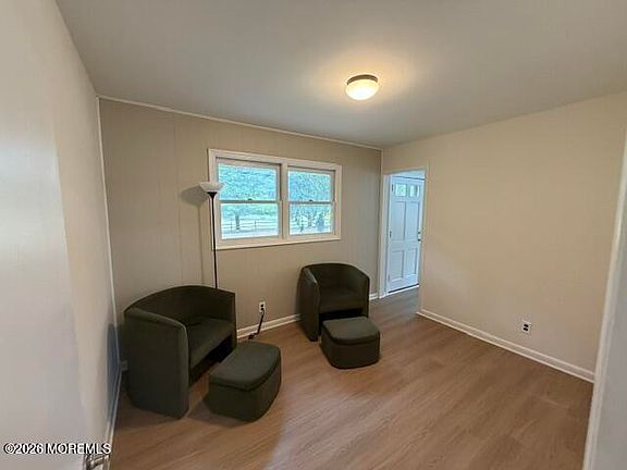 5th image of 205 Whalepond Rd
