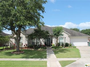 301 Northampton Cir, Victoria, TX 77904