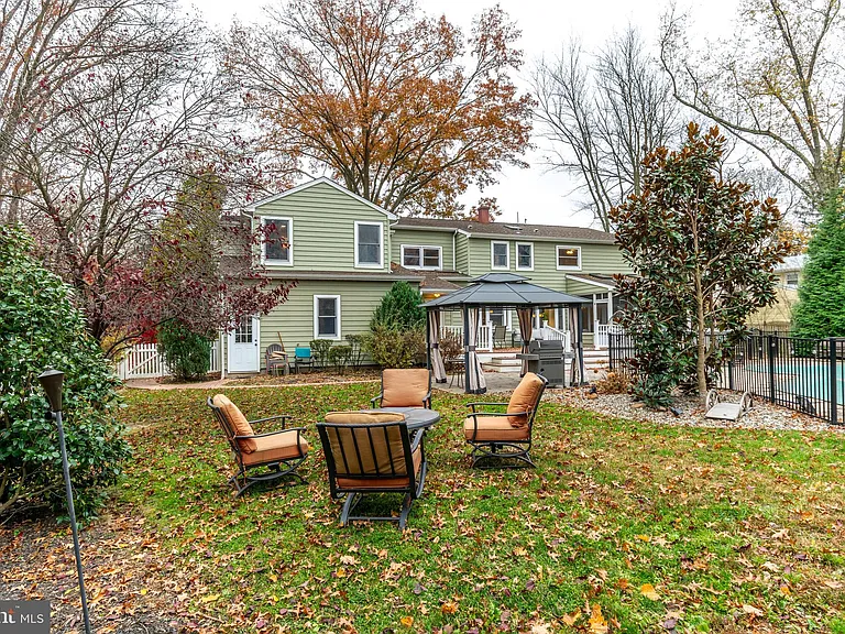 24 Camelia Ct — Photo 41