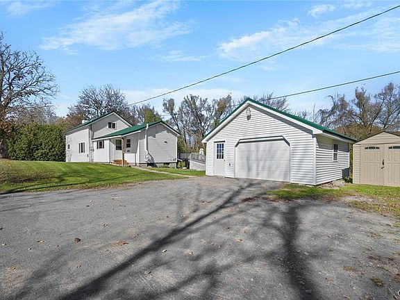 3rd image of 3122 Cole Rd