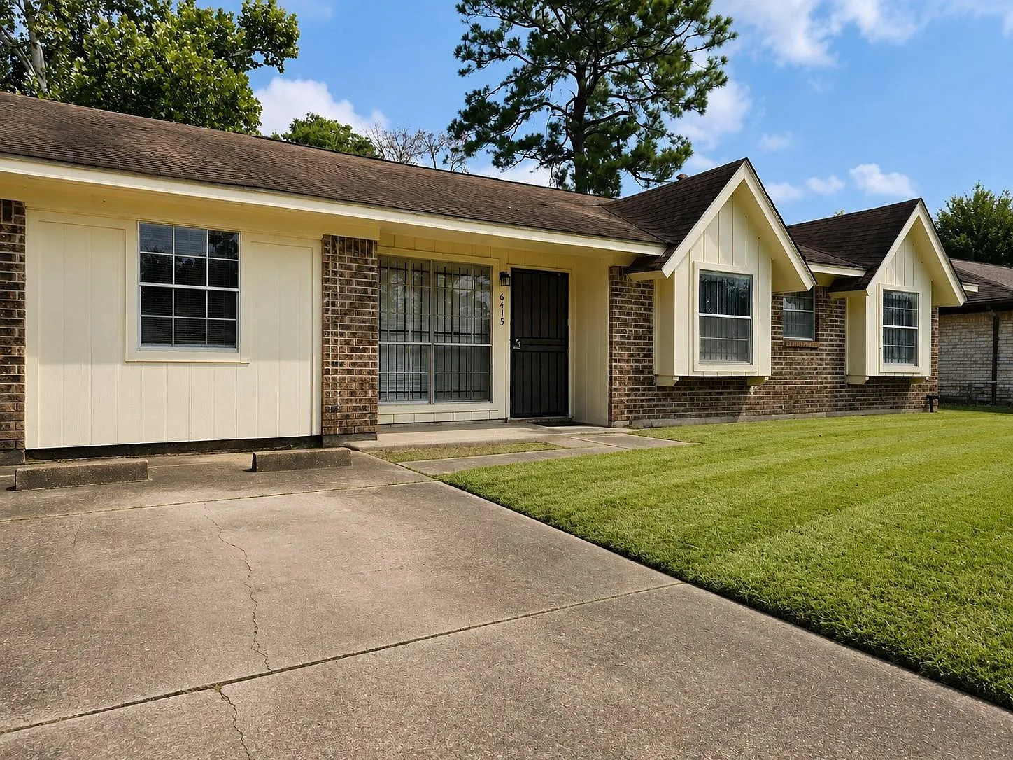 4 bed, 1.5 bath, 1367 sqft, $1,695 — Photo 2