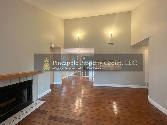 2nd image of 1493 E Vineyard Ct #3