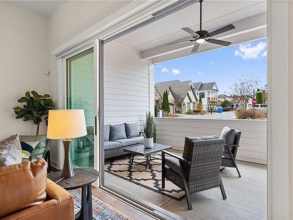 5th image of 785 Stickley Oak Way