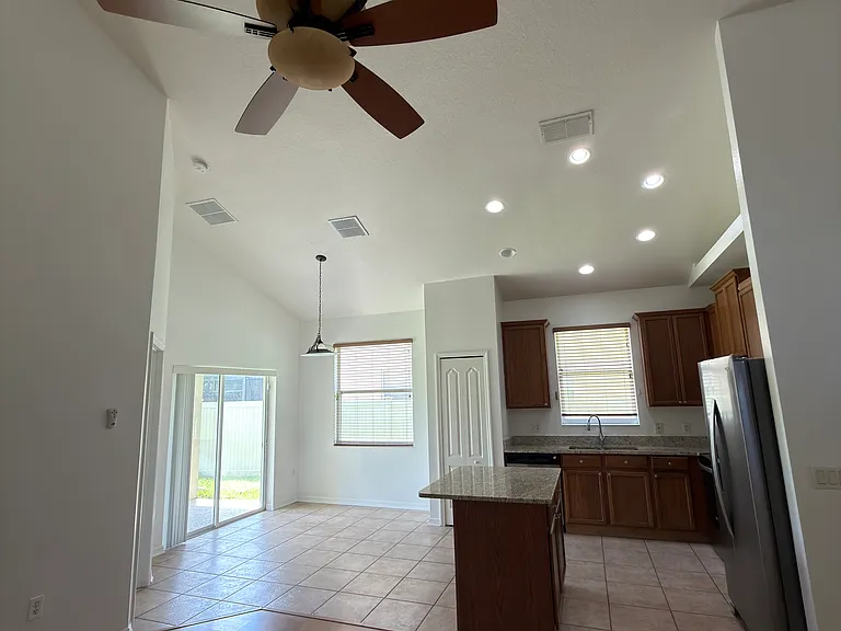 12609 Winding Woods Ln — Photo 2