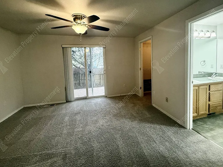 1299 NE Glacier Ridge Rd — Photo 13