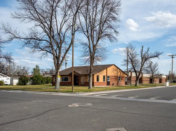 84 Park Ave, Lovell, WY 82431