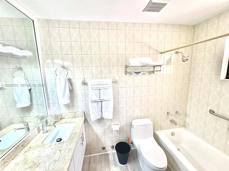 18701 Wentworth Dr — Photo 32