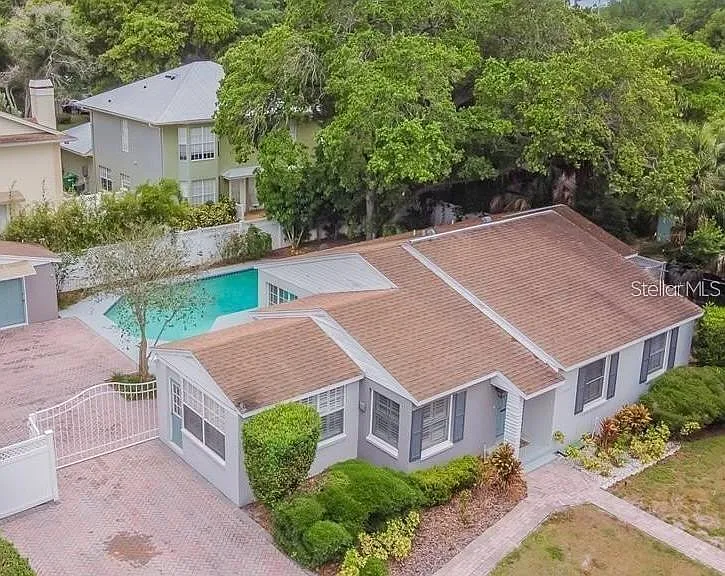 4014 W Palmira Ave — Photo 2