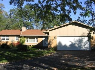 542 E Shore Dr, Whitmore Lake, MI