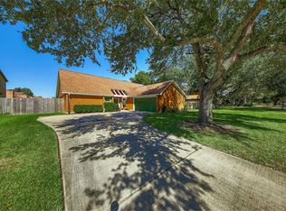 2922 Meadowcreek Dr, Missouri City, TX 77459