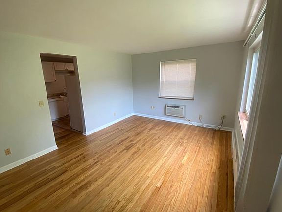 5th image of 2739 Lafeuille Ave #1