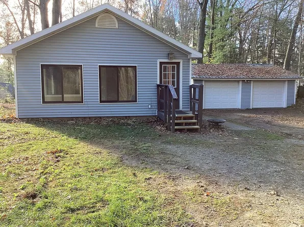 456 E Saginaw Rd, Sanford, MI 48657