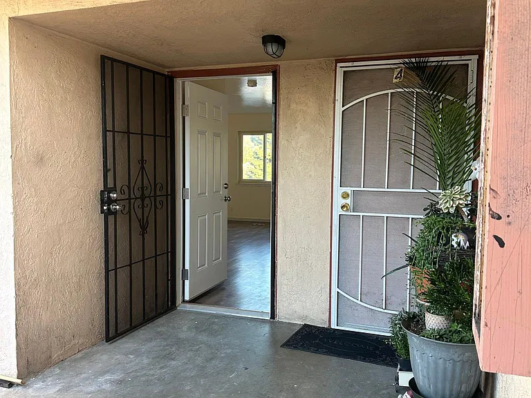 26485 Gading Rd #3 — Photo 5