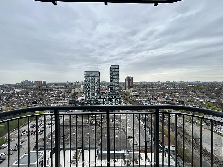 1185 Dupont St #1811 — Photo 13