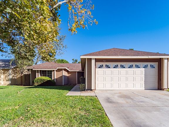 3rd image of 721 Desert Calico Dr