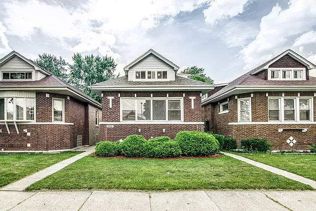 9346 S Racine Ave photo 1