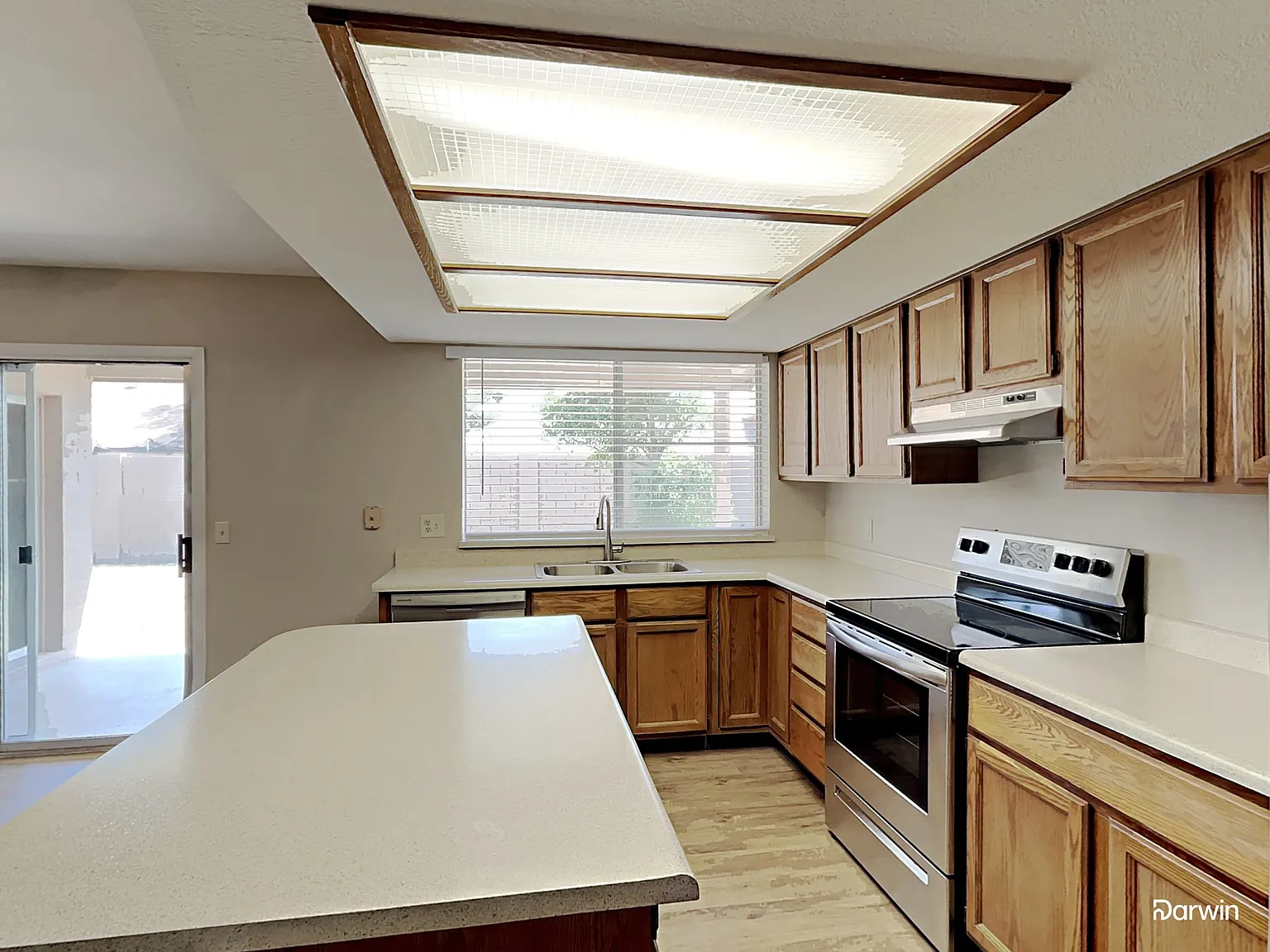 3 bed, 2.0 bath, 1597 sqft, $2,090 — Photo 3