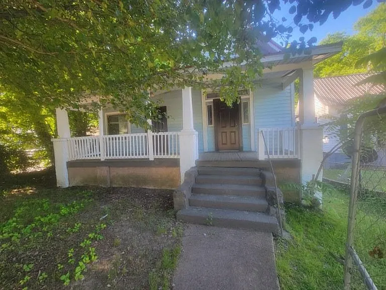 2642 Glass St — Photo 9