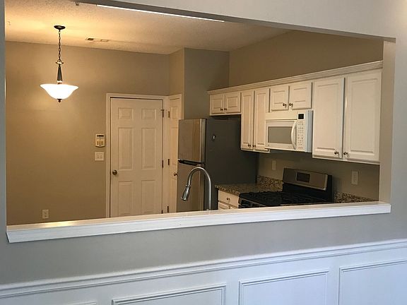 3rd image of 134 Regent Pl #134