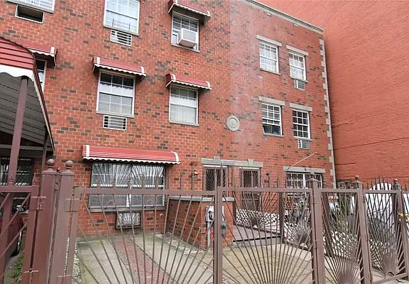 2nd image of 812 E 175th St