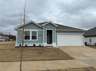 4566 W Canyon Run Dr, Fayetteville, AR 72704