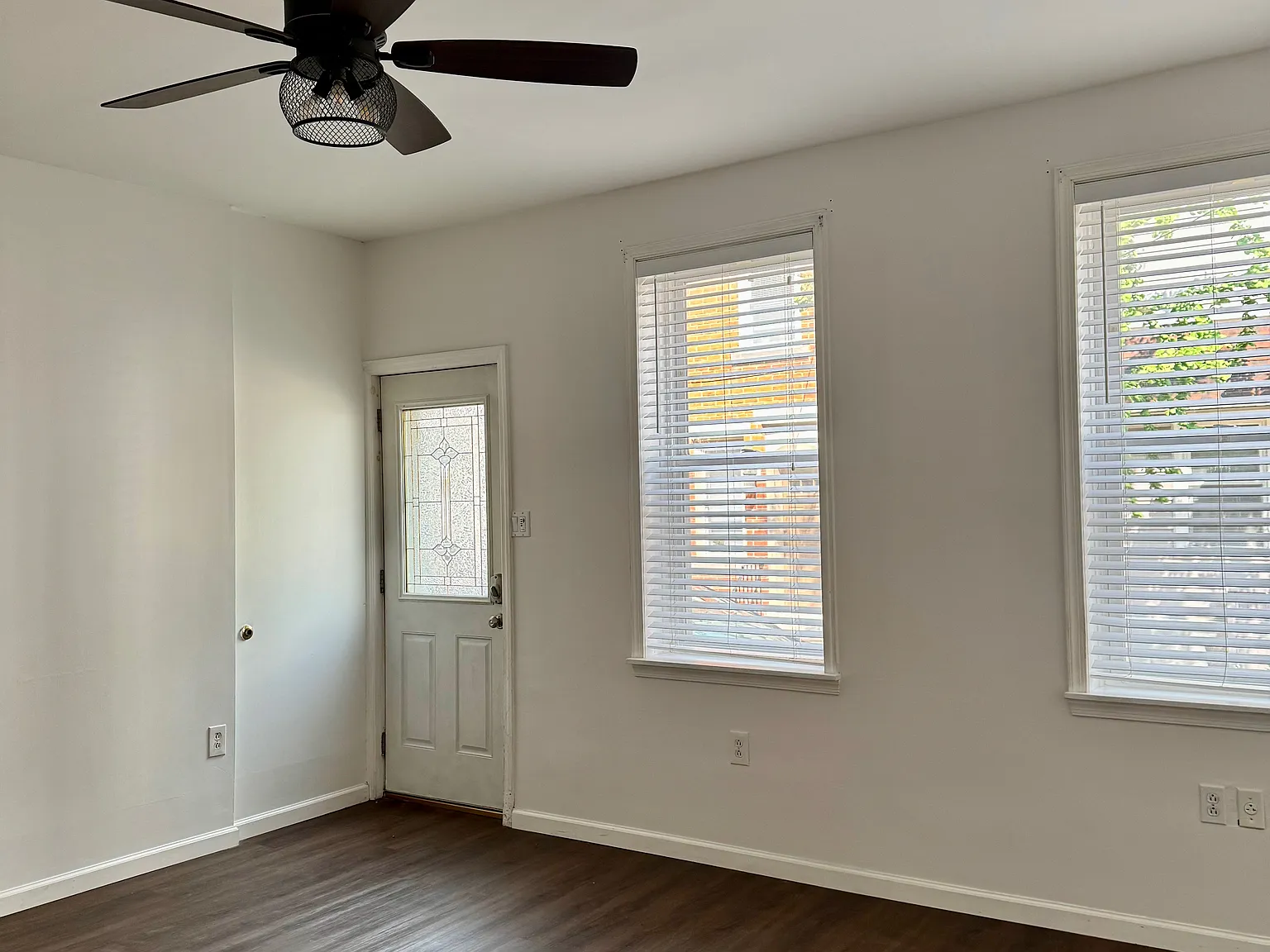 3 bed, 1.5 bath, 1723 sqft, $2,700 — Photo 2