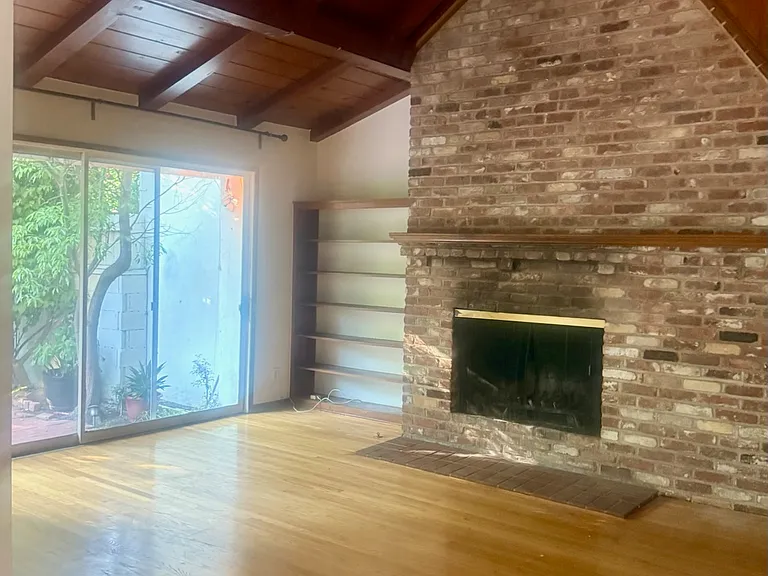 Coldwater Canyon Ave — Photo 9