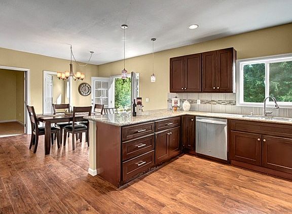 5th image of 29810 NE 472nd St