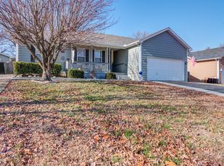 1707 Westway Dr, West Plains, MO 65775