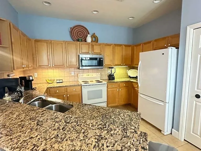 9250 Bayberry Bnd #202 — Photo 15