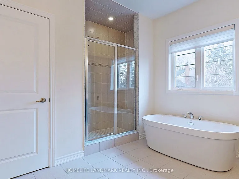75 Mitchell Pl — Photo 35