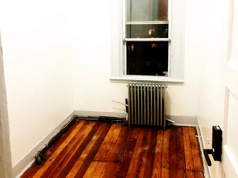 535 E 29th St #2.1 — Photo 1