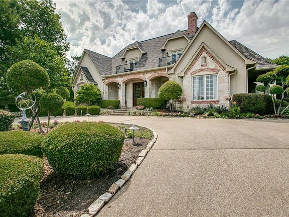 4th image of 2708 Wood Lake Dr