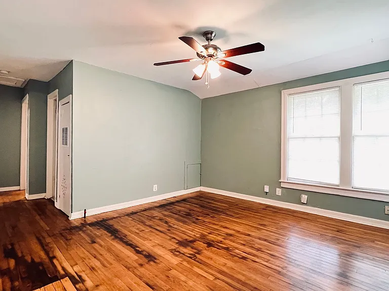 703 Upson St — Photo 3