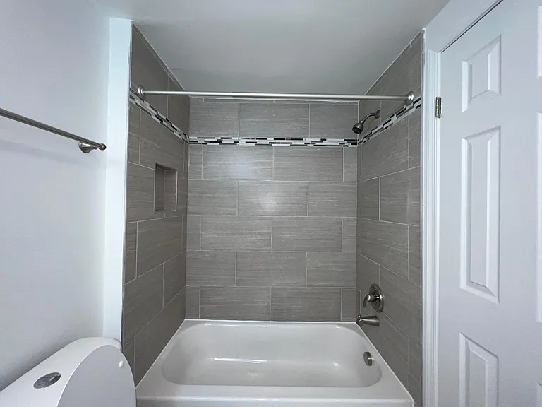 1646 F St NE #1 — Photo 10