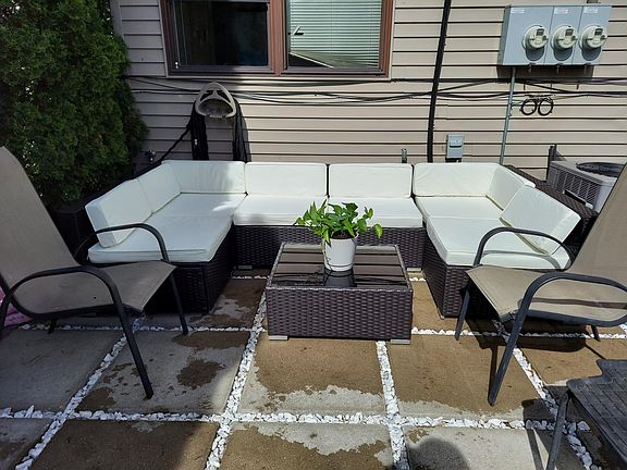 2nd image of 2521 N Luna Ave #2