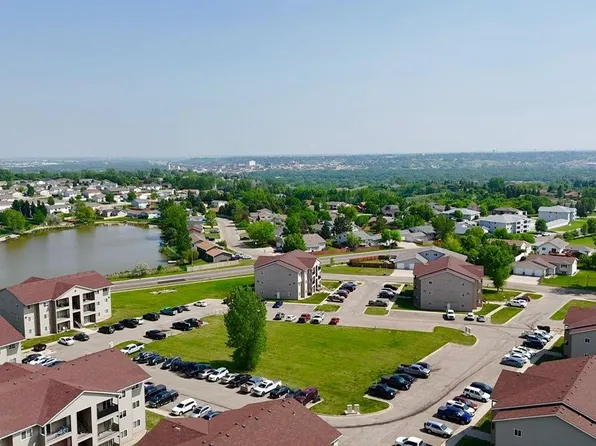 1616 20th Ave NW APT 204, Minot, ND 58703