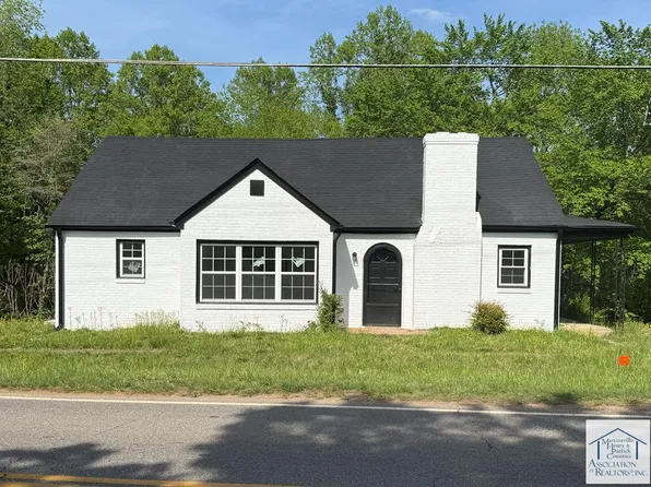 1490 Carver Rd, Martinsville, VA 24112