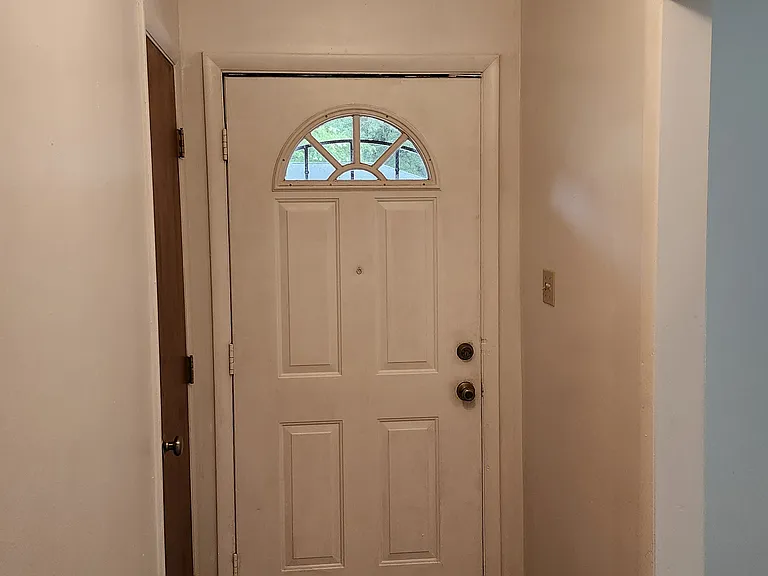 4705 Meadow Ave — Photo 12