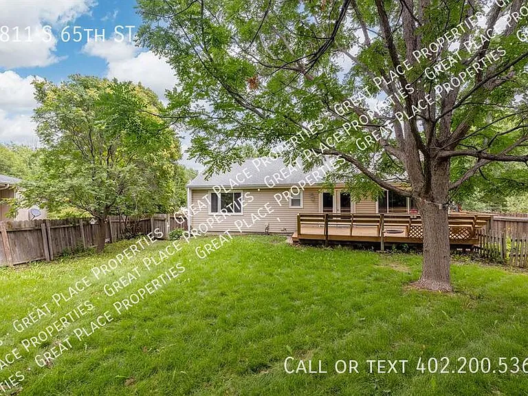 4811 S 65th St — Photo 5