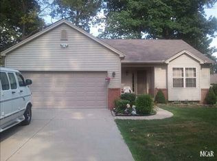 6688 Taylor Ave, Temperance, MI 48182