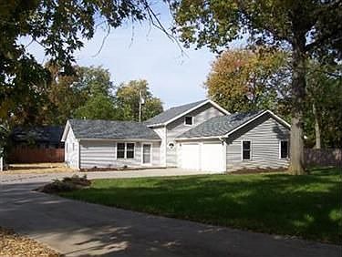 1st image of 826 Lakewood Beach Dr