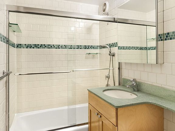 4th image of 2 Tudor City Pl APT 9CN