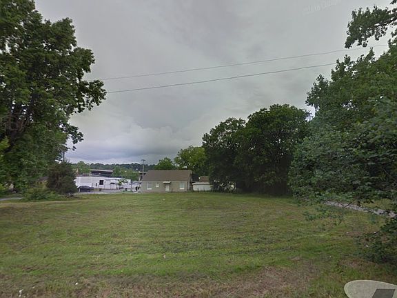 3rd image of 805 W 34th St