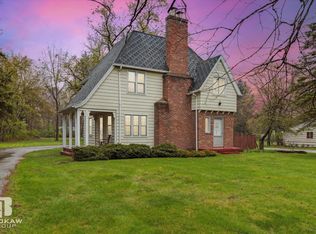 6273 Davison Rd, Burton, MI 48509