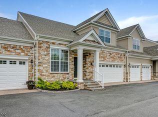 98 Van Cleef Dr, Whitehouse Station, NJ 08889