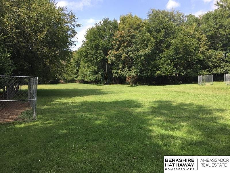 2nd image of LOT 32 Lawre Addition Lot 32